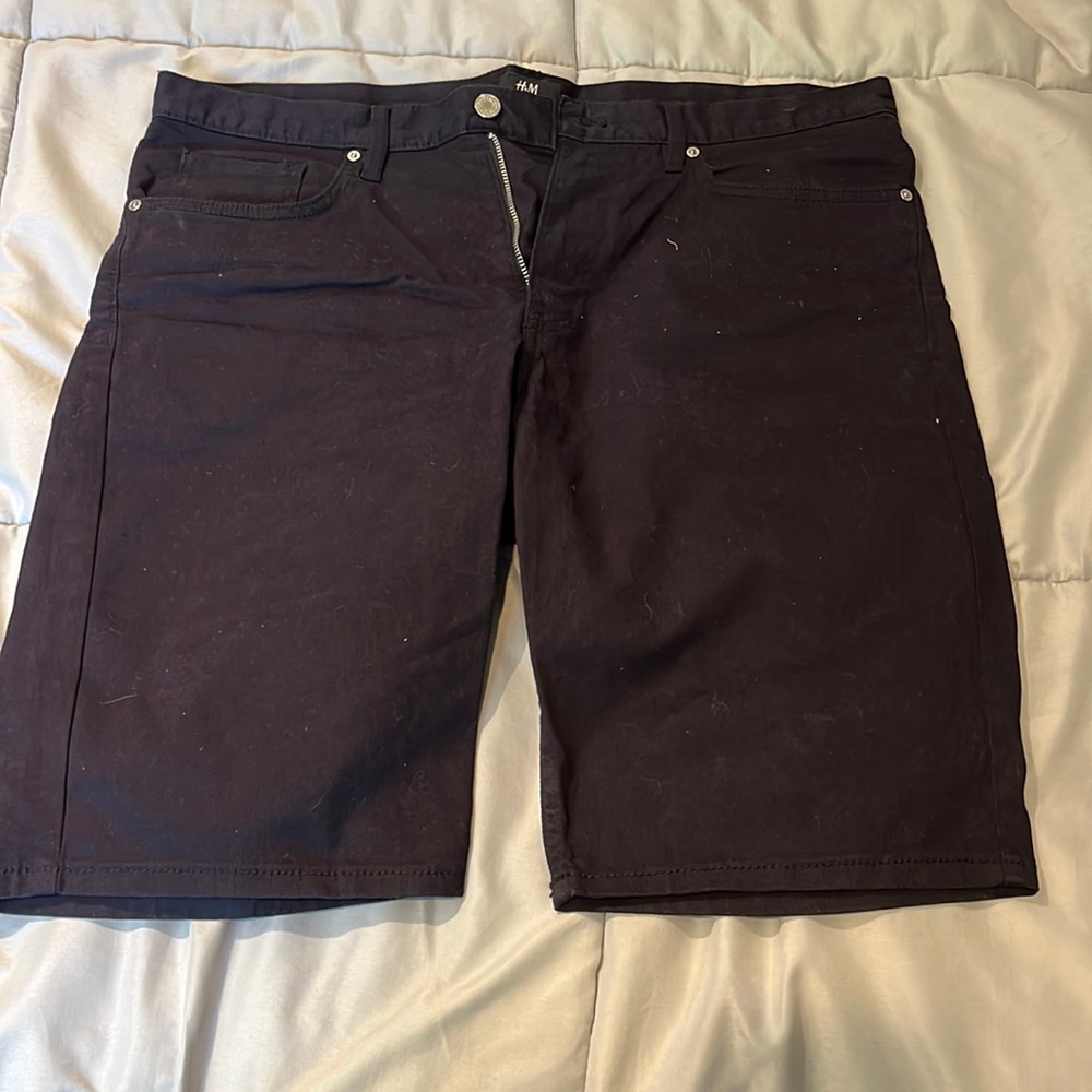 Men’s shorts, size 32